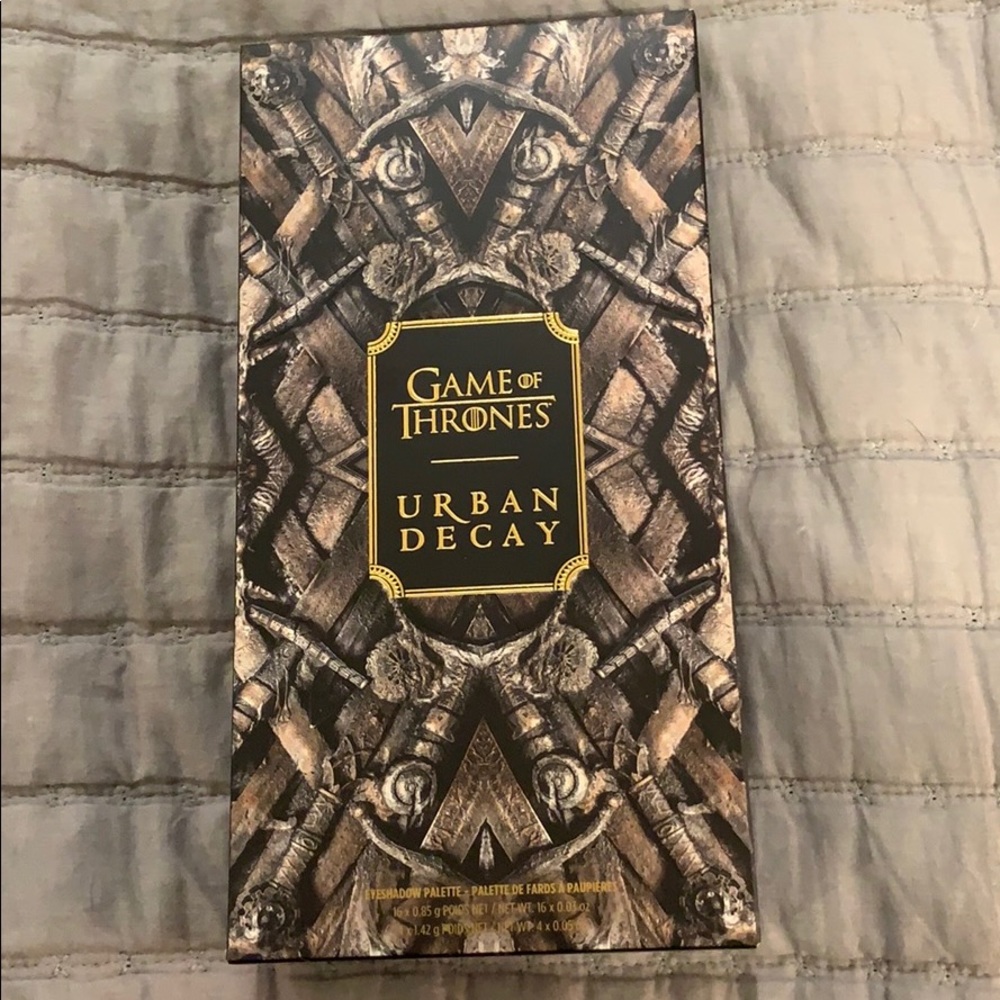 Urban Decay Game of Thrones Eyeshadow Palette